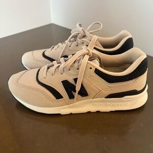 New Balance Tan and Black Athletic Shoes
